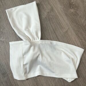 One shoulder crop top